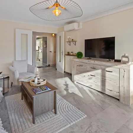 La - Spacious - Sea View - Parking - Ac - Pool Διαμέρισμα