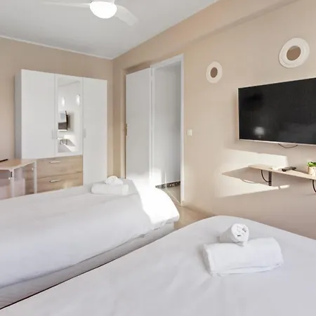 Διαμέρισμα La - Spacious - Sea View - Parking - Ac - Pool *