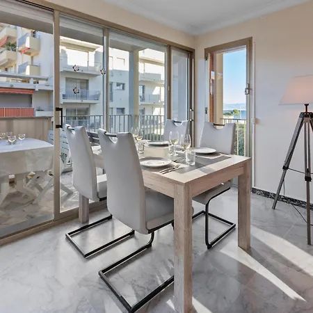 Διαμέρισμα La - Spacious - Sea View - Parking - Ac - Pool Αντίμπ