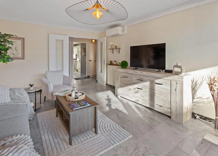 La - Spacious - Sea View - Parking - Ac - Pool Daire