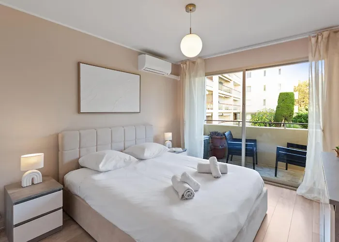 Daire La - Spacious - Sea View - Parking - Ac - Pool