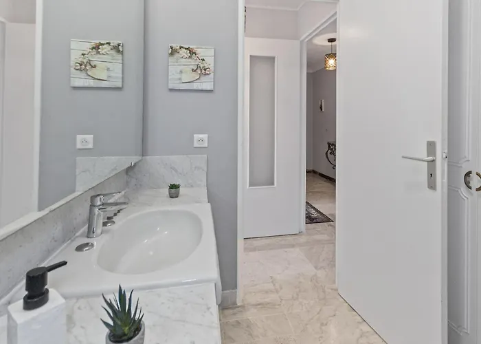 Daire La - Spacious - Sea View - Parking - Ac - Pool