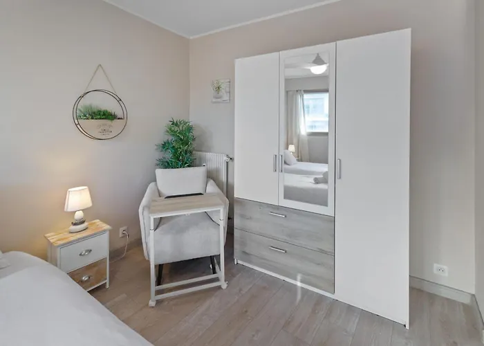 La - Spacious - Sea View - Parking - Ac - Pool Apartment *