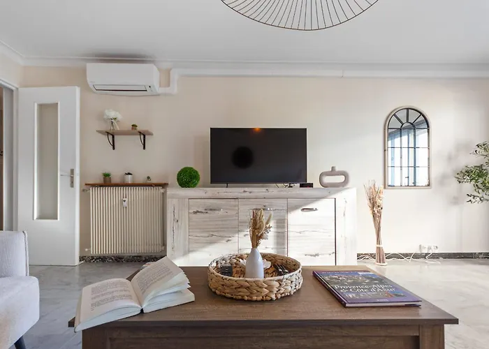 Daire La - Spacious - Sea View - Parking - Ac - Pool